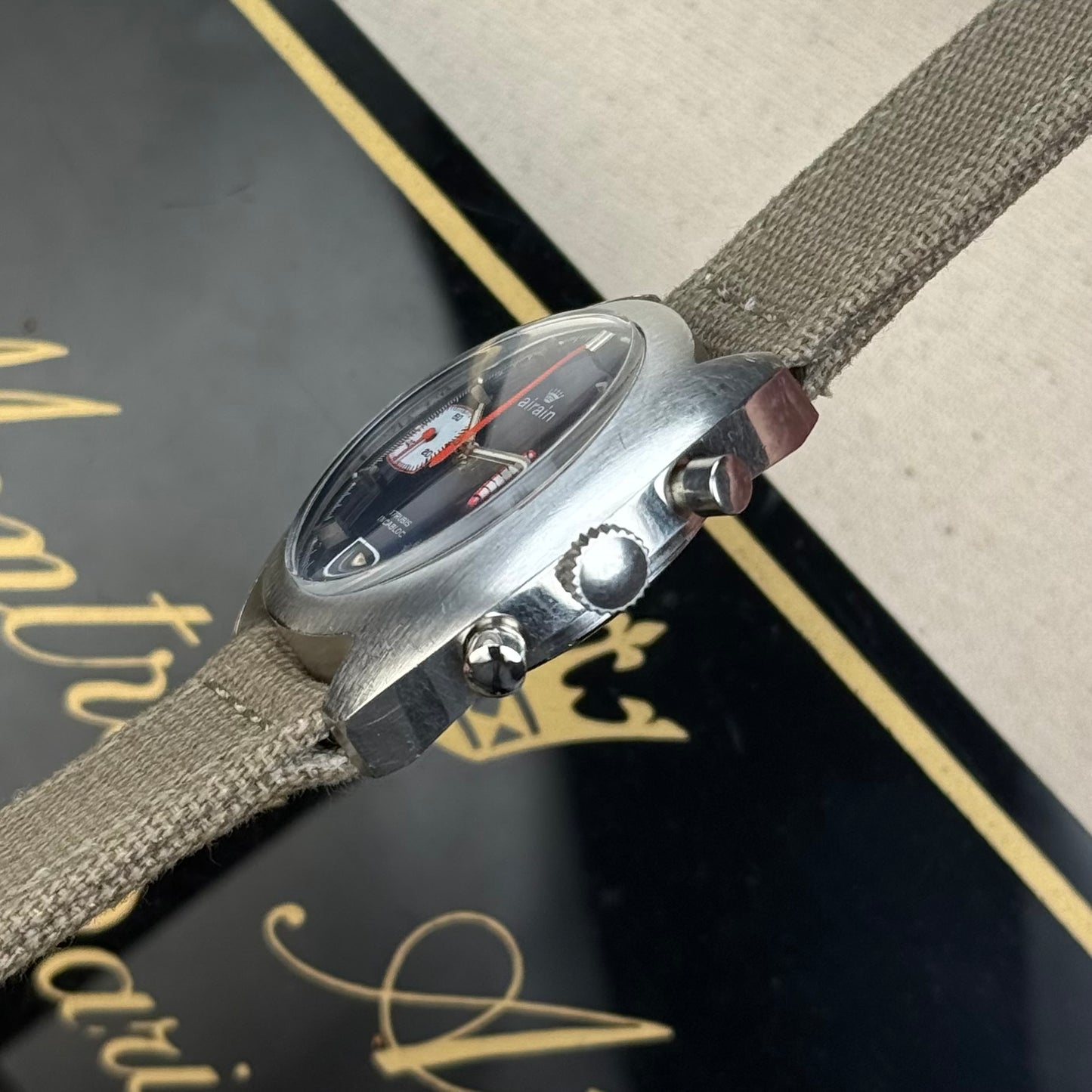 Airain Chronographe « Olive »Valjoux7734