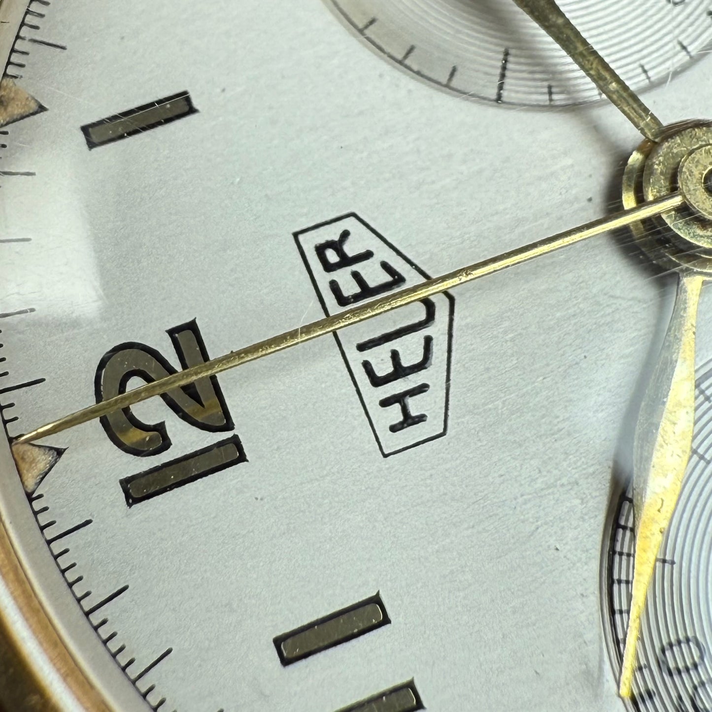 Heuer « Big Eyes » Ref2311 18k Gold Valjoux 23
