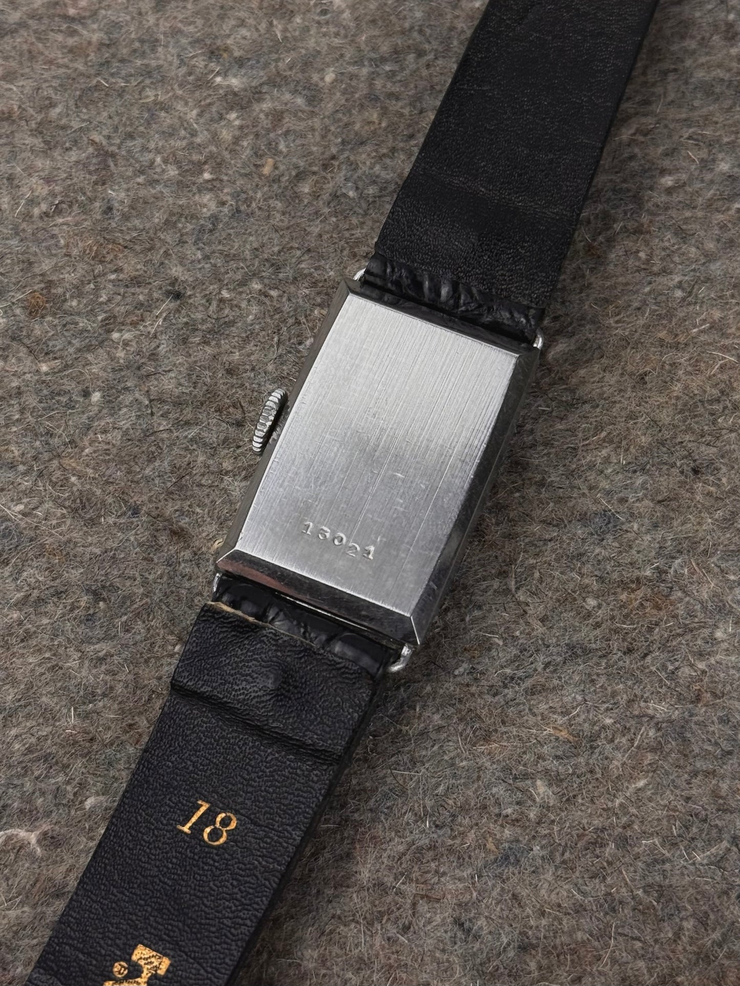 Lip T18 Tuxedo dial