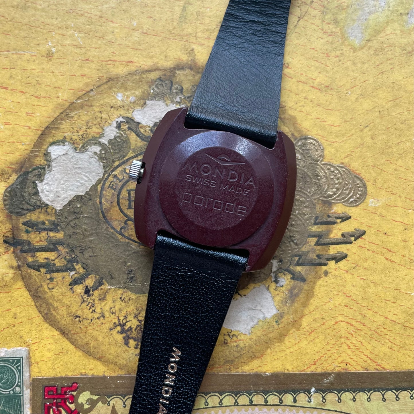 Mondia Parade “mistery dial”