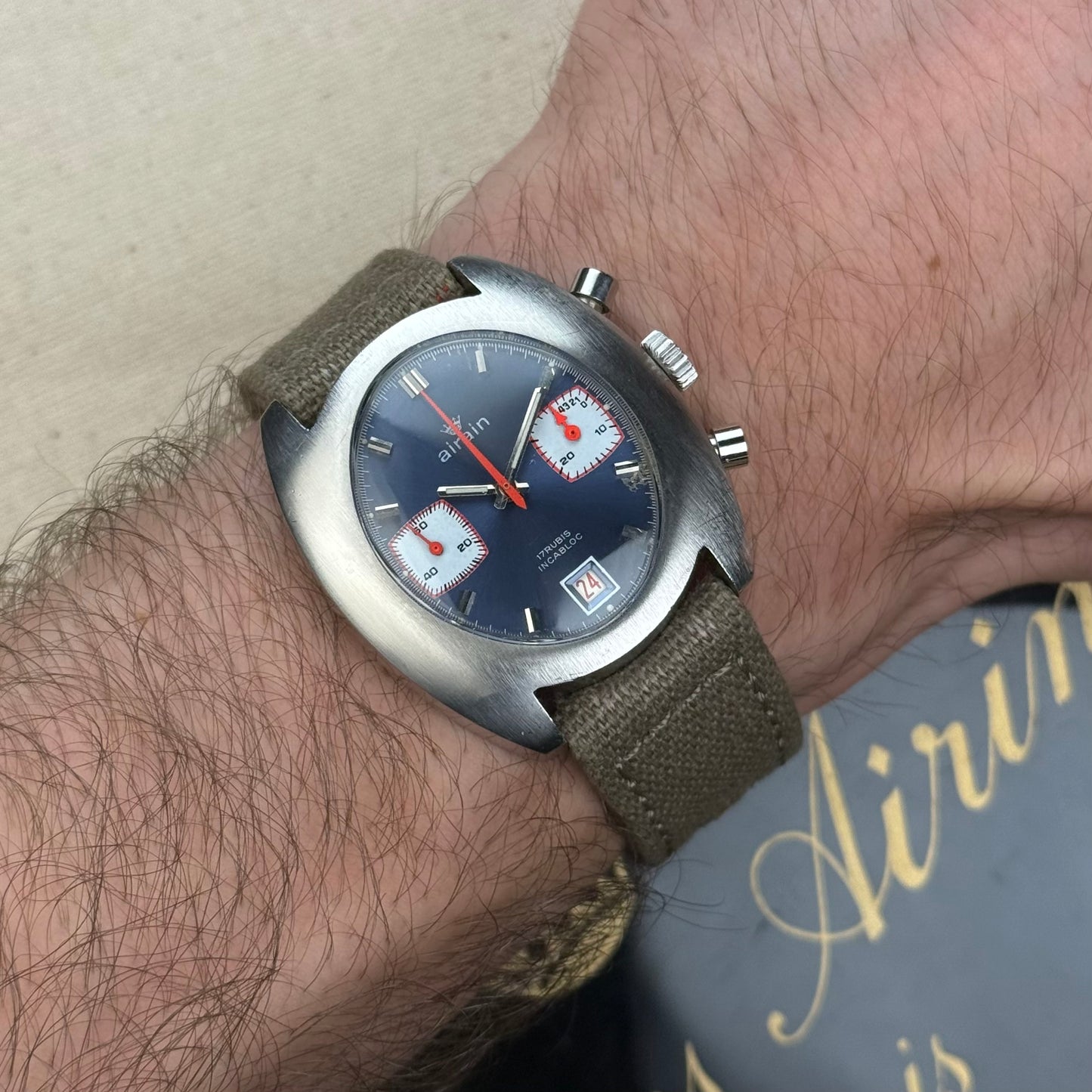 Airain Chronographe « Olive »Valjoux7734