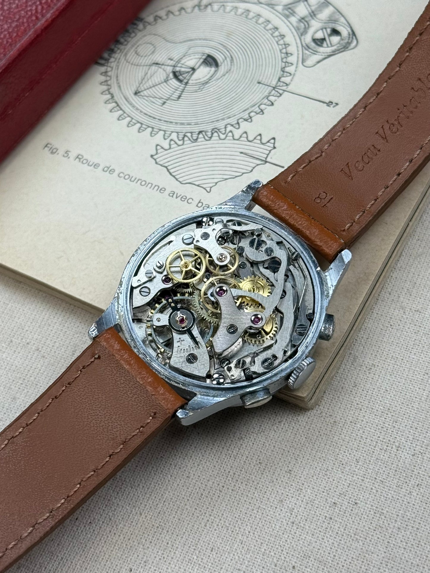 Anonyme 30s Chronographe Gilt Dial poussoirs olives