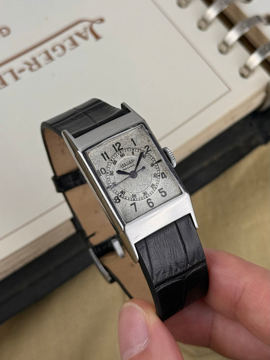 1937s Jaeger LeCoultre Uniplan galbée