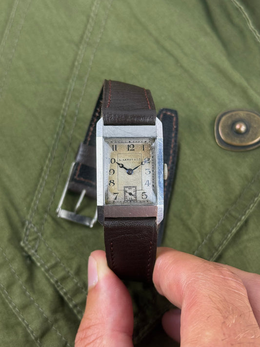 1934 L.Leroy &Cie Montre Bracelet rectangulaire 10lignes cal. Altus 8
