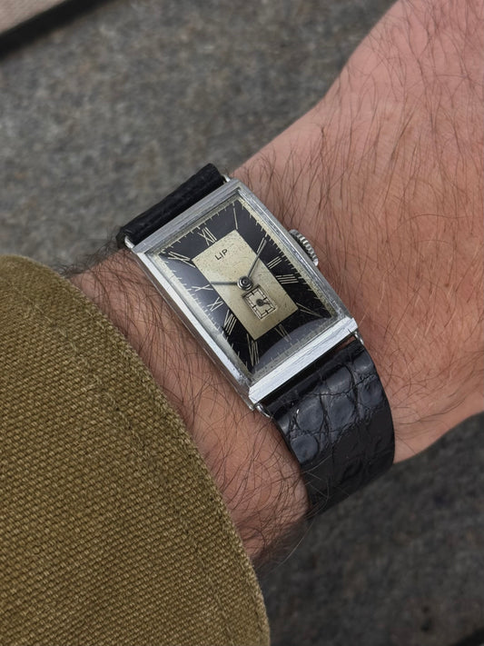 Lip T18 Tuxedo dial