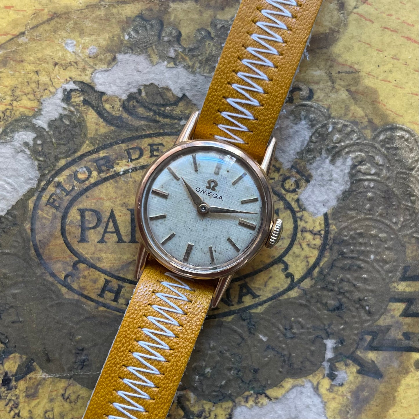 Omega lady linen dial